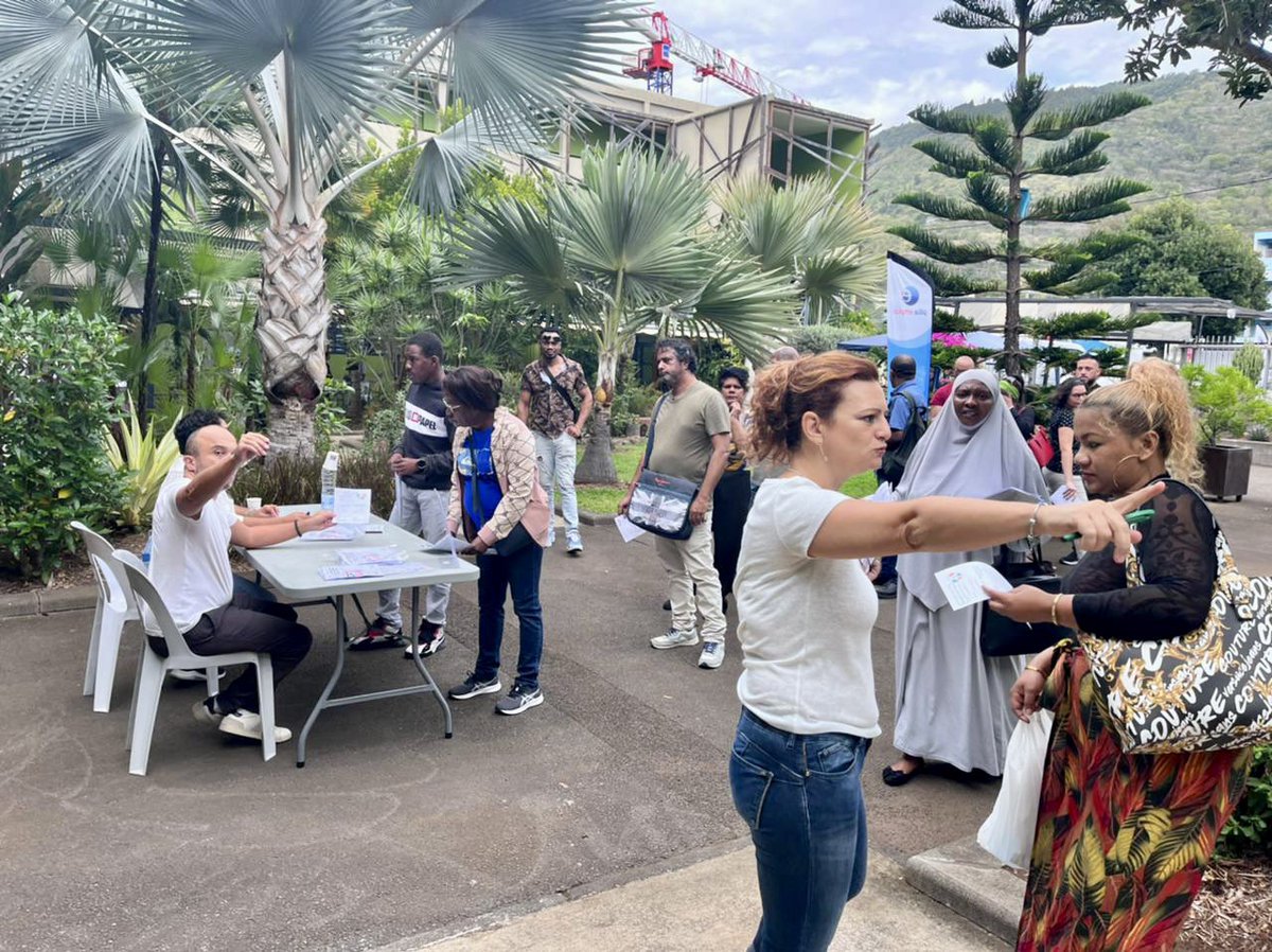 PierricOuvrard's tweet image. 🔸#JOBDATING DE L’INSERTION #IAE Saint-Denis #iledelareunion 🔛
260 personnes accompagnées  par @poleemploi_Run rencontrent les structures IAE pour un #emploi de proximité ! 
Merci aux équipes de St-Denis, Ste-Clotilde et du Moulin 👏👏
#TousMobilises @Ang_Goodall @ACombemorel