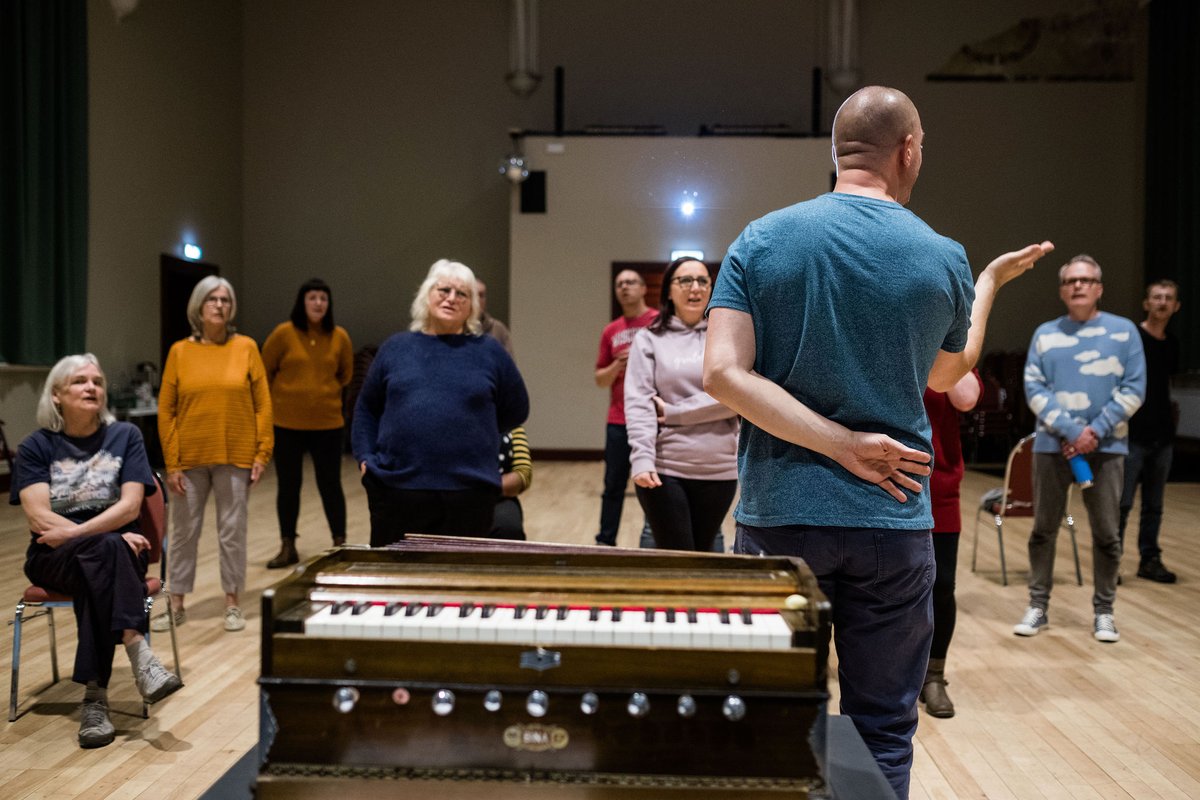 restoke's tweet photo. Workshops are back this week 🤩
Wed 7-8.30pm Town Hall Choir (adults)
Thurs 5.15 - 6.15pm kids capoeira (7-11yrs)
Fri 10-11am open class with @timcasson (adults)
Sat 10-11am Restoke Small Folk (5-9yrs)
Sat 11-12pm - Restoke Youth (10-13yrs) 

Email info@restoke.org.uk for more! https://t.co/yS0aZkS6Jt
