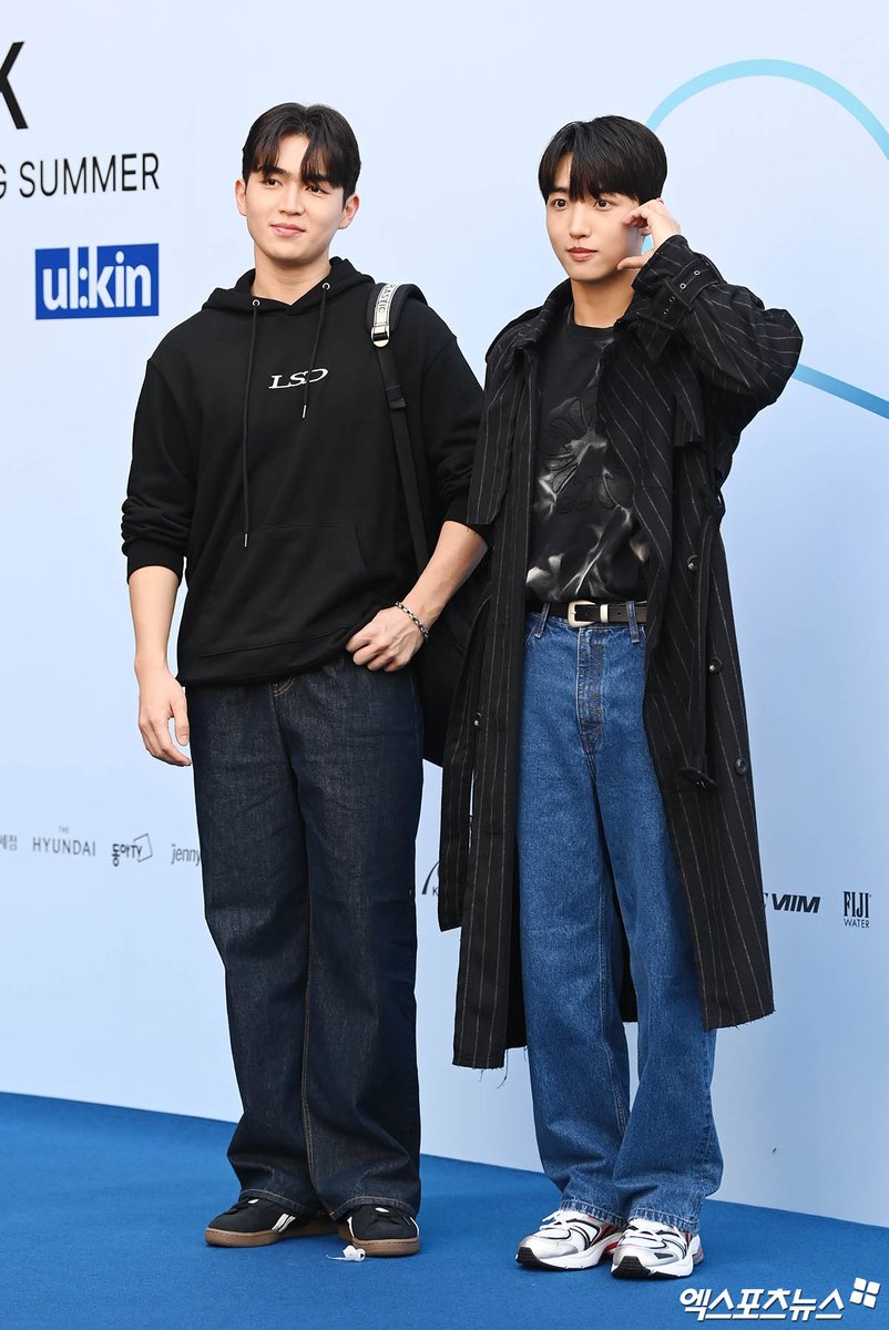 literally2106's tweet photo. 2024 S/S 서울패션위크 （1）

#업텐션 #선율 #규진 https://t.co/WCfTudgvfJ