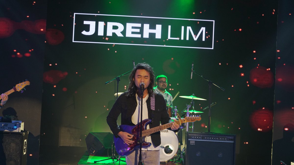 itsShowtimeNa's tweet photo. 🎸 Maki-join na sa kantahan kasama ang Prince of Acoustic OPM, Jireh Lim! 

#TayoAngShowtime 

Subscribe, follow and watch us LIVE!
https://t.co/6a3FbJJ7pp 
https://t.co/FA9ip4yRhx https://t.co/SOZVjELET5