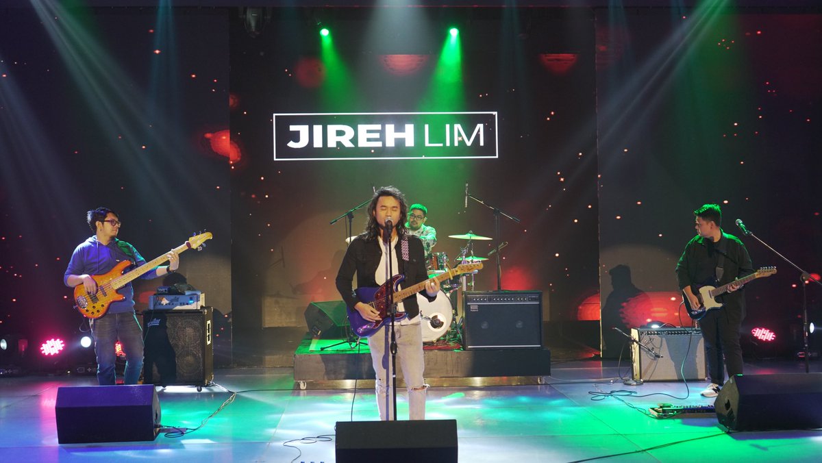 itsShowtimeNa's tweet photo. 🎸 Maki-join na sa kantahan kasama ang Prince of Acoustic OPM, Jireh Lim! 

#TayoAngShowtime 

Subscribe, follow and watch us LIVE!
https://t.co/6a3FbJJ7pp 
https://t.co/FA9ip4yRhx https://t.co/SOZVjELET5