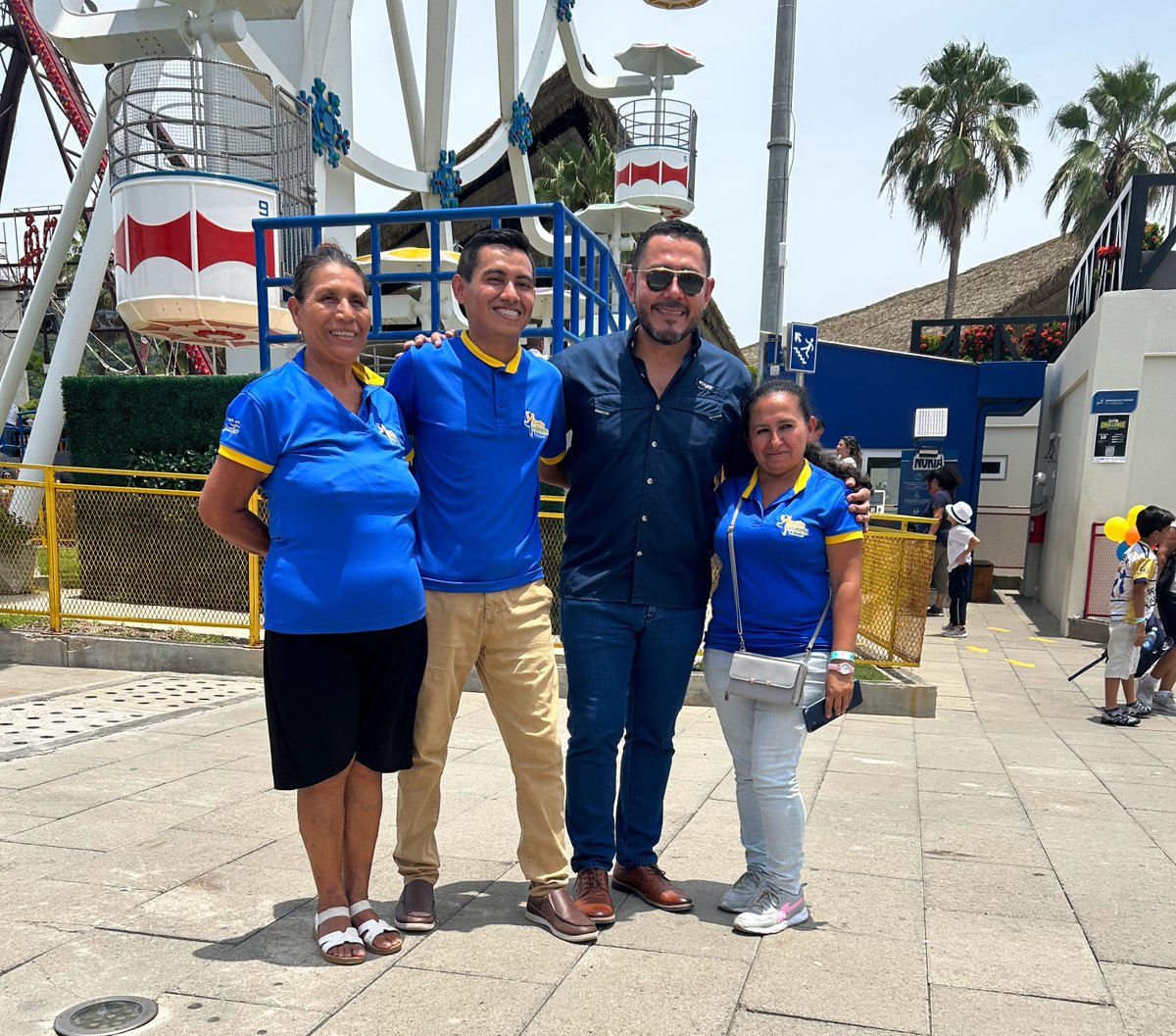 solidaria_sv's tweet photo. Hemos tenido el honor de poder conversar con el señor Diputado @EdgardoMulatoSV , con el fin de poder trabajar juntos por el bienestar de la #Niñez y #Adolescencia  de nuestro querido pais El Salvador.  #JuntosSiPodemos 📷📷 https://t.co/ldh9CyjSxX