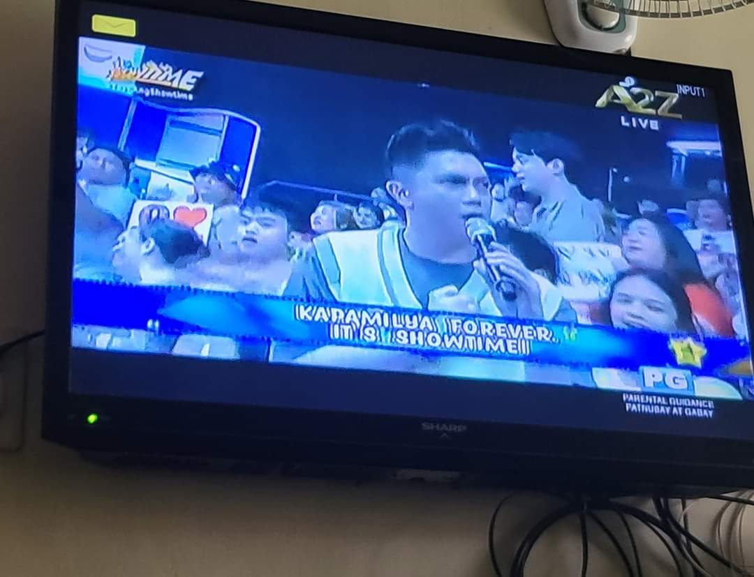 edwardpatrol's tweet photo. Bakit nakalive ang beshy ko 😅
Iyak pa more Lala Sotto 😆
#TayoAngShowtime #ItsShowtime 
Photo not mine https://t.co/F0I63pZFU0