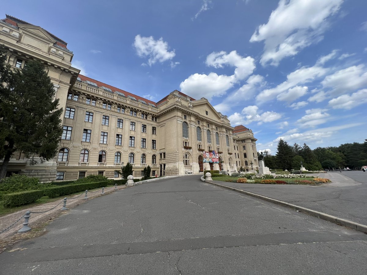 jwstauff's tweet photo. Scenes from an Eastern European work trip - Debrecen (H), Oradea (RO), Nitra (SK), and Prague (CZ) https://t.co/WsDJ7BVqJp