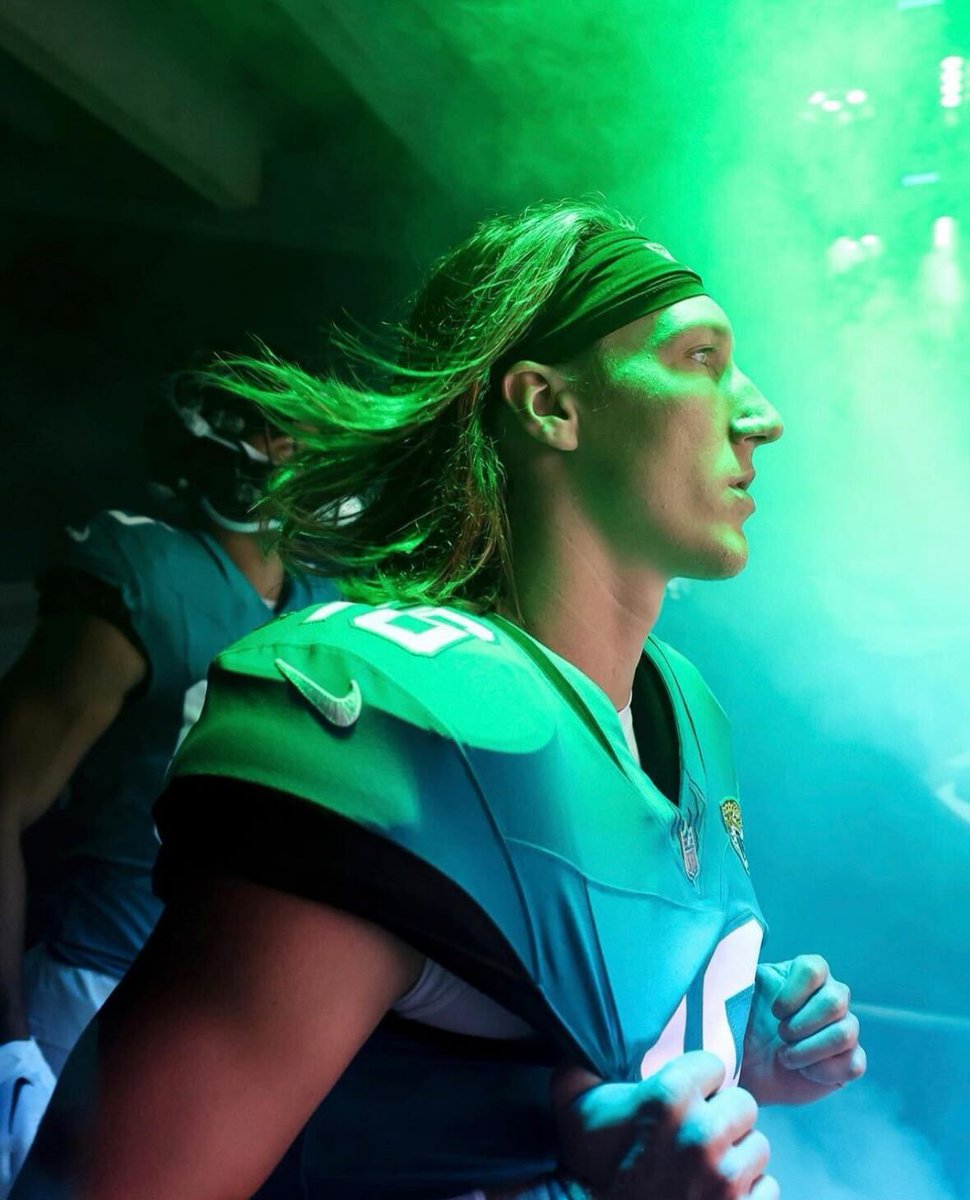 PFF's tweet photo. Name a future MVP of the league 🗣️

(📸 @Jaguars) https://t.co/mXXhLyYZQB