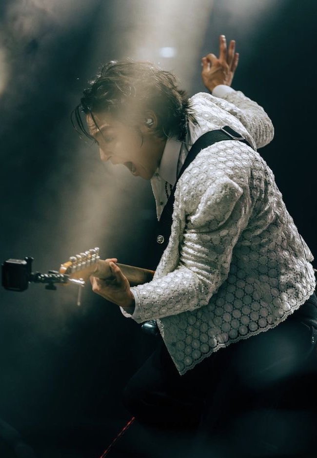 hii ! im ada ! she/they

I’ve been inactive for a while sooooo I’m looking for moots ! not new to #kpoptwt and #stantwt 

~ looking for VILLAINS: gaon biased 
~ also black roses, carats, BND fans, and zeroses 
~ kband fans 
~ big multi, any fandoms are welcomed !!!!

like / rt 🤍