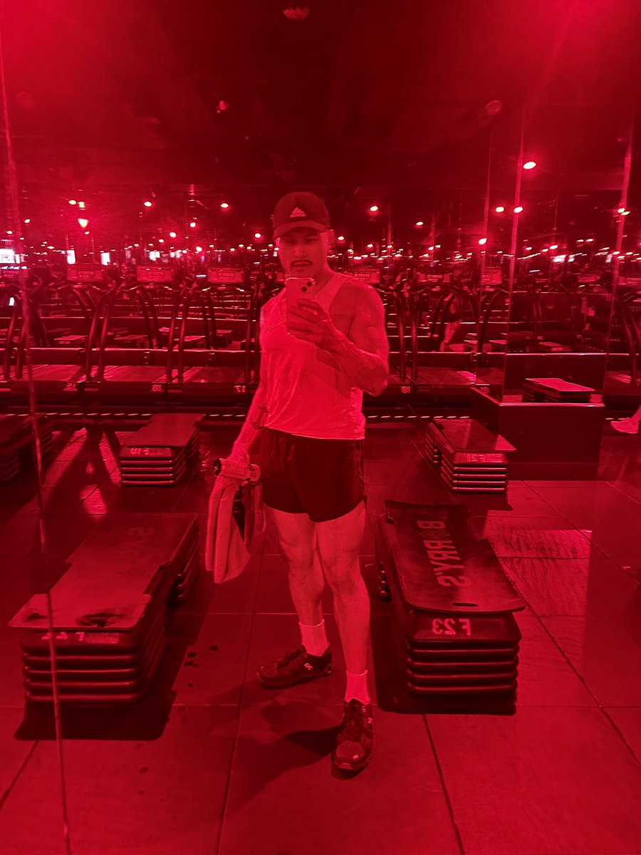Cleophacktra's tweet photo. I AM not 32. 
I AM 22 with 10 years experience. 🤣

But I AM so thankful God has given me another year to live, laugh, and love that is the best thing I could receive. 💘

#Gay #BirthdayBoy https://t.co/tuUjf6VW9d