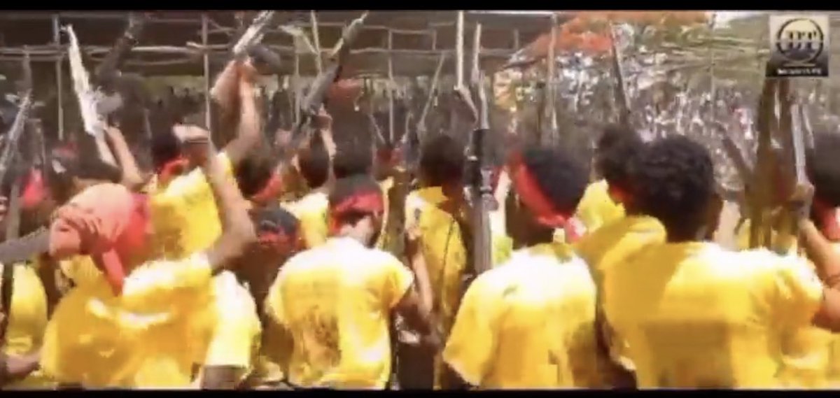 SuleimanAbdell7's tweet photo. ጎጥ አላዳነንም። እንደነሱ ሙስሊም ክርስቲያን መሆናችን ከመገደል አላዳነንም። ሰው ነኝ ማለታችንም አላዳነንም። ዘረኛ አደለሁም ማለታችንም አላዳነንም። ኢትዮዽያዊ ነኝ ማለታችንም አላዳነን
አትግደሉን ብለናቸውም አልተውንም። የምንድንበት የአማራነት ትግ���ችን ነው። የታረድንበትን ማንነት መዳኛችን አድርገን ለመኖርና እንደሰው እኩል ለመሆንና በዛች አገር ላይ በሁሉም መስክ ተከብረንና ሰላማችን ተጠብቆ ለመቀጠል ነው ፋኖ በየቀኑ ደሙን እያፈሰሰ አጥንቱን እየከሰከሰ በዱር ከገደሉ፣ ከከተማ እስከ ወንዝ ስር እየተዋደቀ ያለው። ከዚህ ውጭ የአማራ ትግል የማንንም መብትና ጥቅም ባህልና እምነት ቋንቋና ማንነትን ለመቀማትና ለመጨፍለቅ አይደለም እየታገለ ያለው። 
@#AmharaGenocide in #Ethiopia