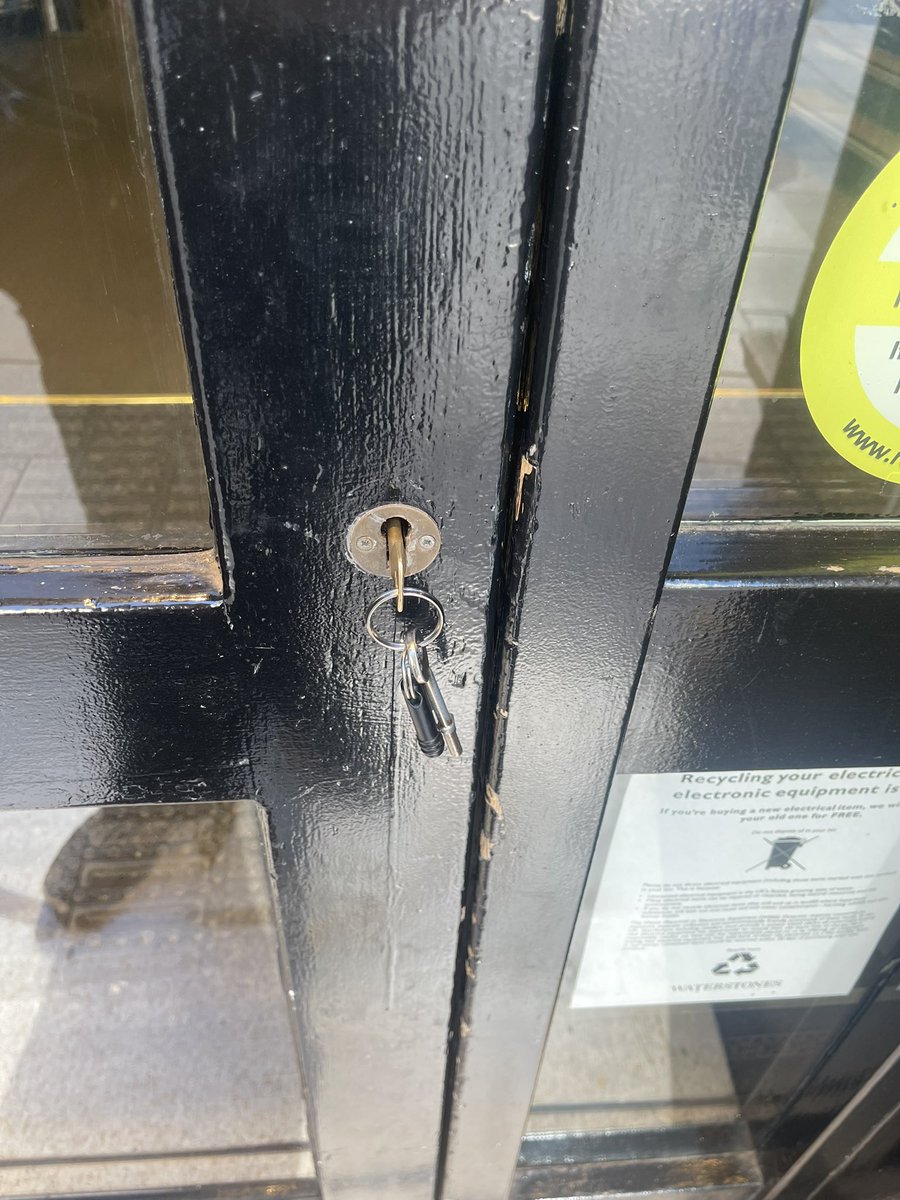 Worked at <a href="/waterstones/">Waterstones</a> Preston today servicing a mortice lock. Lovely staff and great air con too 😎

#Keyserve #KeyserveLocksmiths