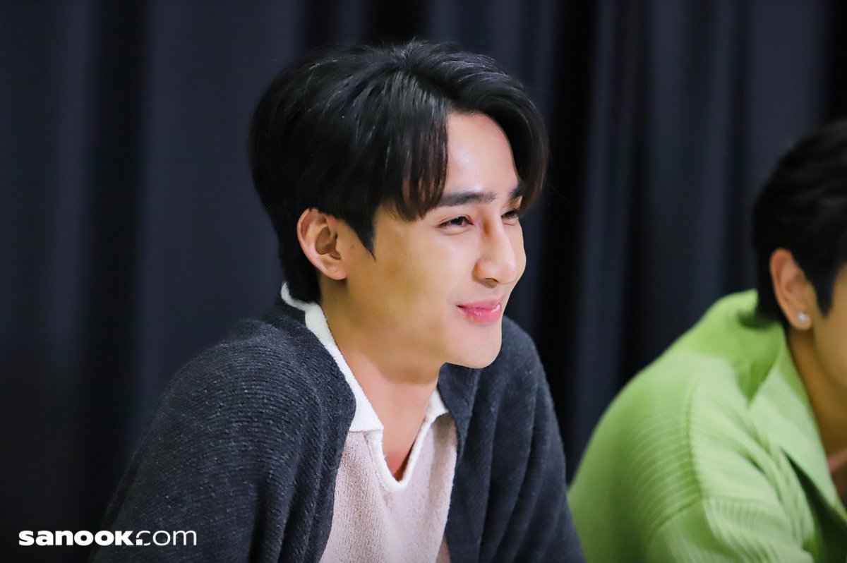 Sanook's tweet photo. ภาพบรรยกาศการถ่ายทำ #sanook25ปีxEarthMix สองหนุ่ม เอิร์ท-มิกซ์ มาทำการ์ดอวยพรให้กับทาง Sanook❤️🥰 อย่าลืมไปกดหัวใจนะจ๊ะ
📷🔗https://t.co/gAUpiZ6fvf
📺❤️https://t.co/dypnLMFfS4
#sanook25ปีมันดีย์มาก
#EarthPirapat
#mixxiw
#EarthMix
#เอิร์ทมิกซ์
#SanookInterview
#Sanook https://t.co/rRoGXEQ7G3