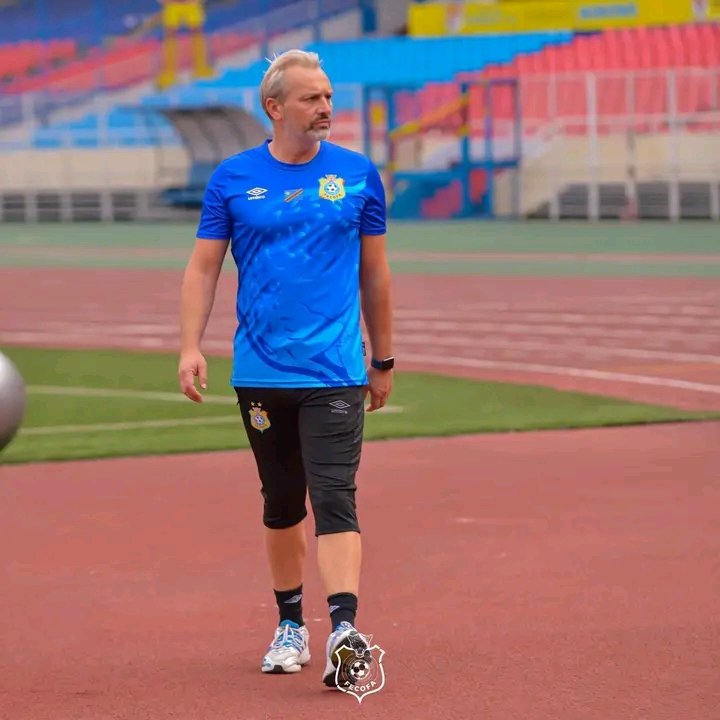 #Sport
 #EliminatoiresCan2023
🛑 Les Léopards dans la tanière ont eu droit à la première séance d'entraînement ce lundi au stade des martyrs et en salle pour le groupe des joueurs arrivés un peu plus tôt dans la journée.
•A. Masuaku s'est entraîné avec le préparateur physique.