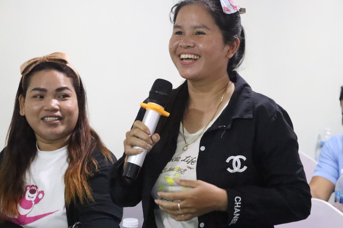 cpddCambodia's tweet photo. A series of 4 meetings between #StreetVendors and municipality administration of #Battambang, #Kampot, #Kep and #SihanoukVille to discuss vending spots, business permits, and social protection. 
🌐https://t.co/RoBUxCSBBh 

#BusinessPermits #VendingSpots #SocialProtection https://t.co/DKnN4gCfqE