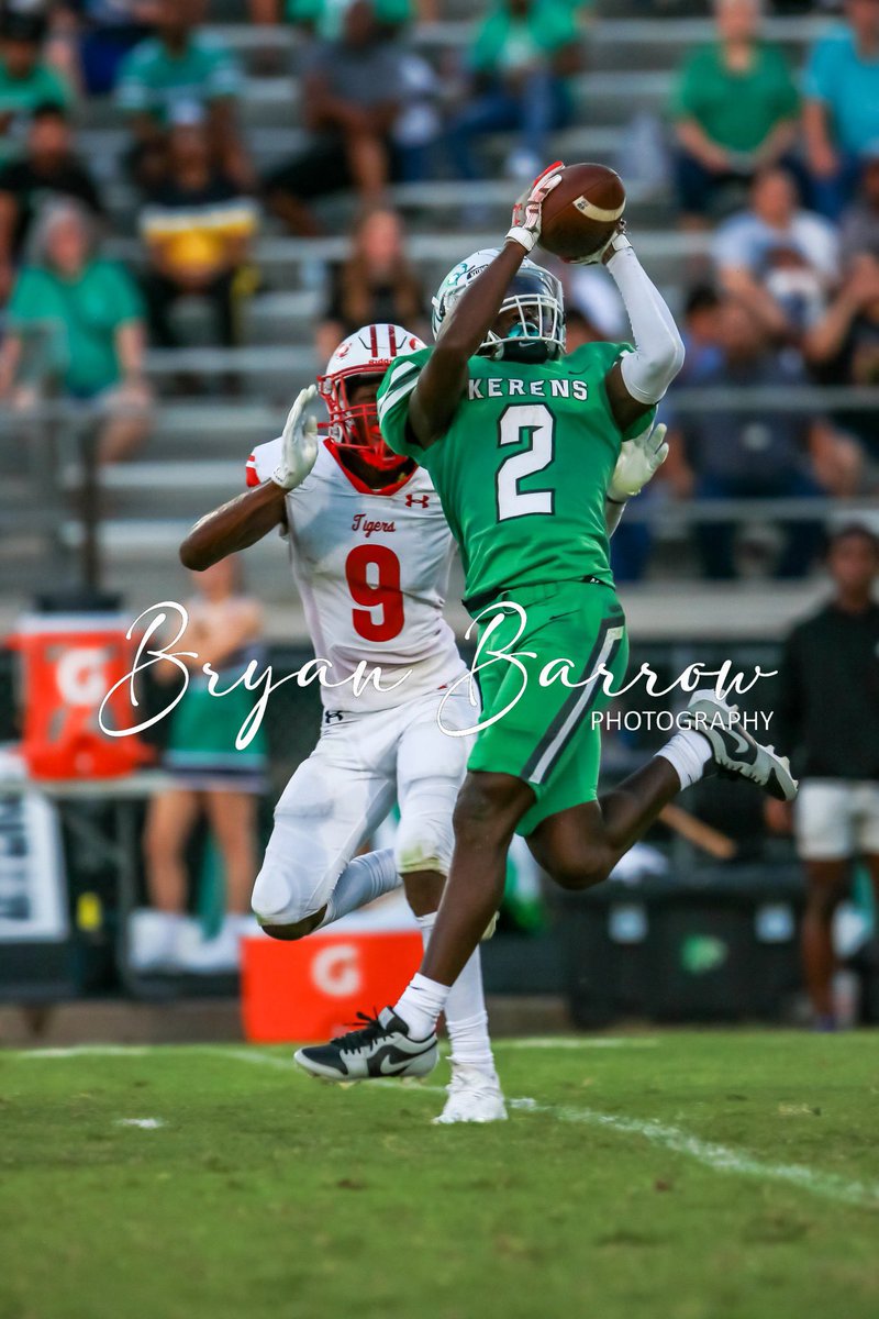 Bryan_Barrow_'s tweet photo. My favorite time of the year. 
Hanging out on the sidelines and capturing great action shots. 
#actionshots #football #Kerensfootball #bremondfootball 
#fridaynightlights #sportsphotography #texashighschoolfootball #sportsphotographer https://t.co/zXlIJK25Sz