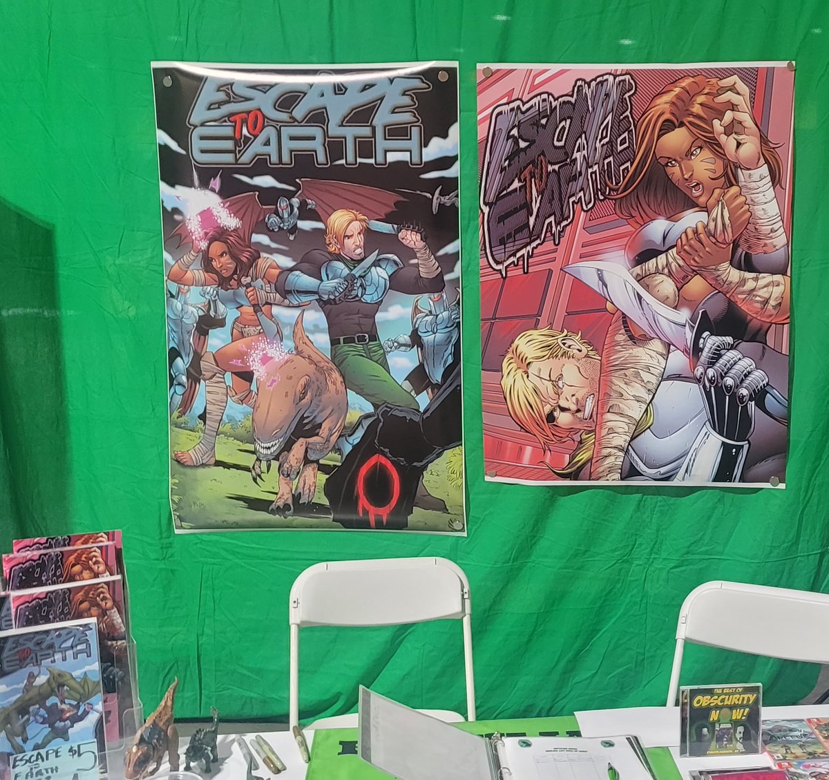 ReptilianMedia's tweet photo. Attended #longbeachcomiccon, my 2nd ever as an #indiecomics creator, and though it was small, we had a great time. Many people from the previous con, came back and purchased issue2, so i must be doing something right. #comicbook #writer #scifi #dinosaurs #superhero https://t.co/51tRErTAYq