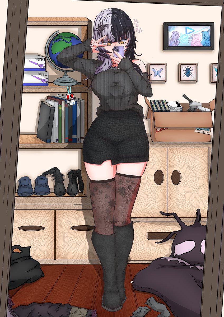 wazza_razza73's tweet photo. the goth girl gets a new fit 👁‍🗨

#ShiorinSketch 
#holoAdvent https://t.co/l2ARfZl3r9