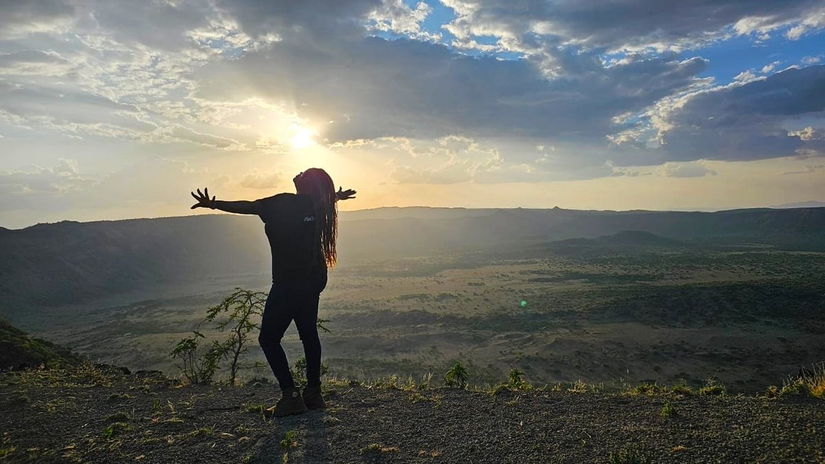 TheLuxeQueen1's tweet photo. #MySpace at #SilaleCrater this morning to reconnect with my maker. Thank you Jesus. #ExploreTiaty @Baringo_county @KorongoroHotel #LivingTheMagic #HiddenGemsOfKenya #TembeaKenya na @Luxitafrica
#TOSKSettingThePace https://t.co/juG1f2D0W5