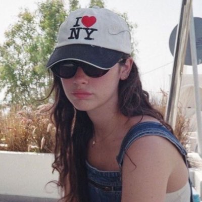gigirmnff's tweet photo. i swear i love this city (the rats scare me) #NewProfilePic https://t.co/RB1Jv4FqFK