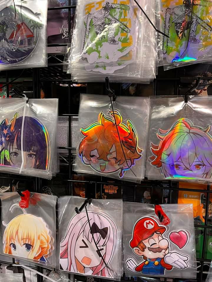 HazmatEN's tweet photo. This con Boba Rally strikes again (they stole my art and was selling it bootleg at AIOC for 8bucks)

If you had your art stolen by Boba Rally too please email event staff, they said they need more evidence! https://t.co/0NlxfoUDwa