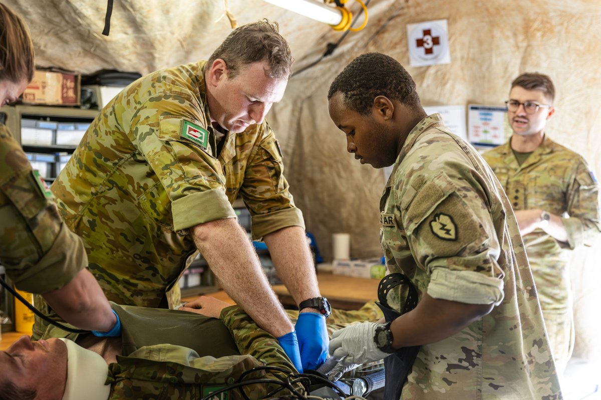 #Interoperability in action! #OurPeople Medical specialists from 3rd Health Battalion, embedded with 1st Armoured Regiment while deployed on EX #SuperGarudaShield 2023, have trained side-by-side with their #USArmy counterparts to conduct medevac training at in Indonesia. #SGS2023