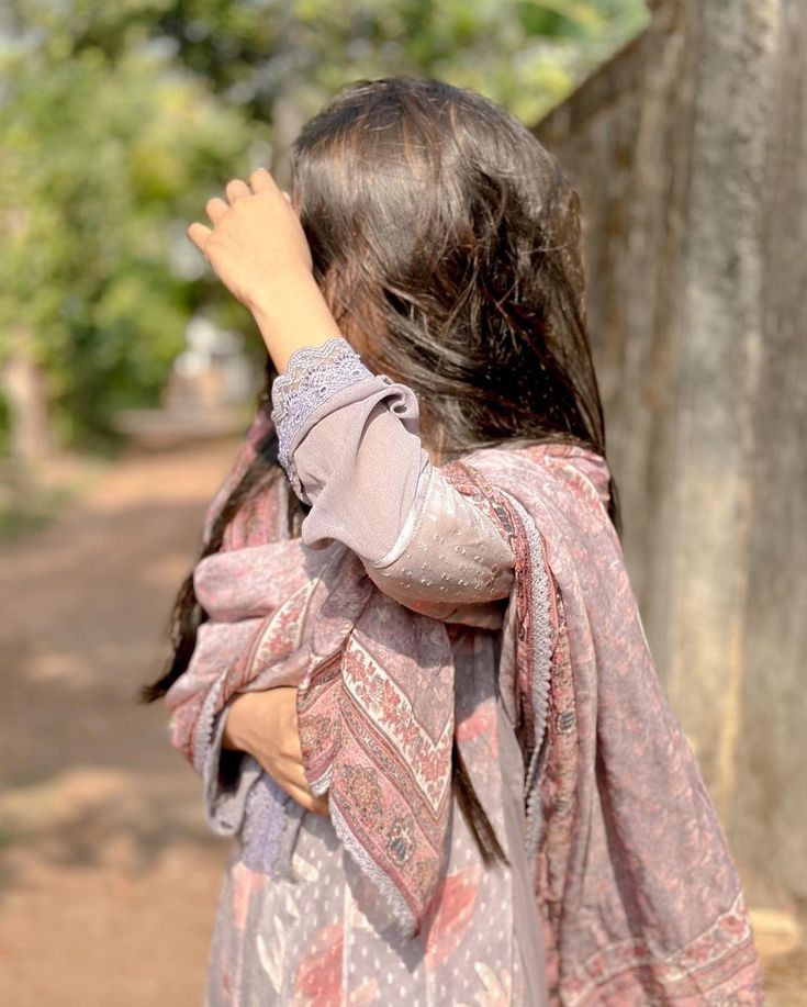 रात को ख़्वाब बहुत देखे हैं...

आज ग़म कल से ज़रा हल्का है...