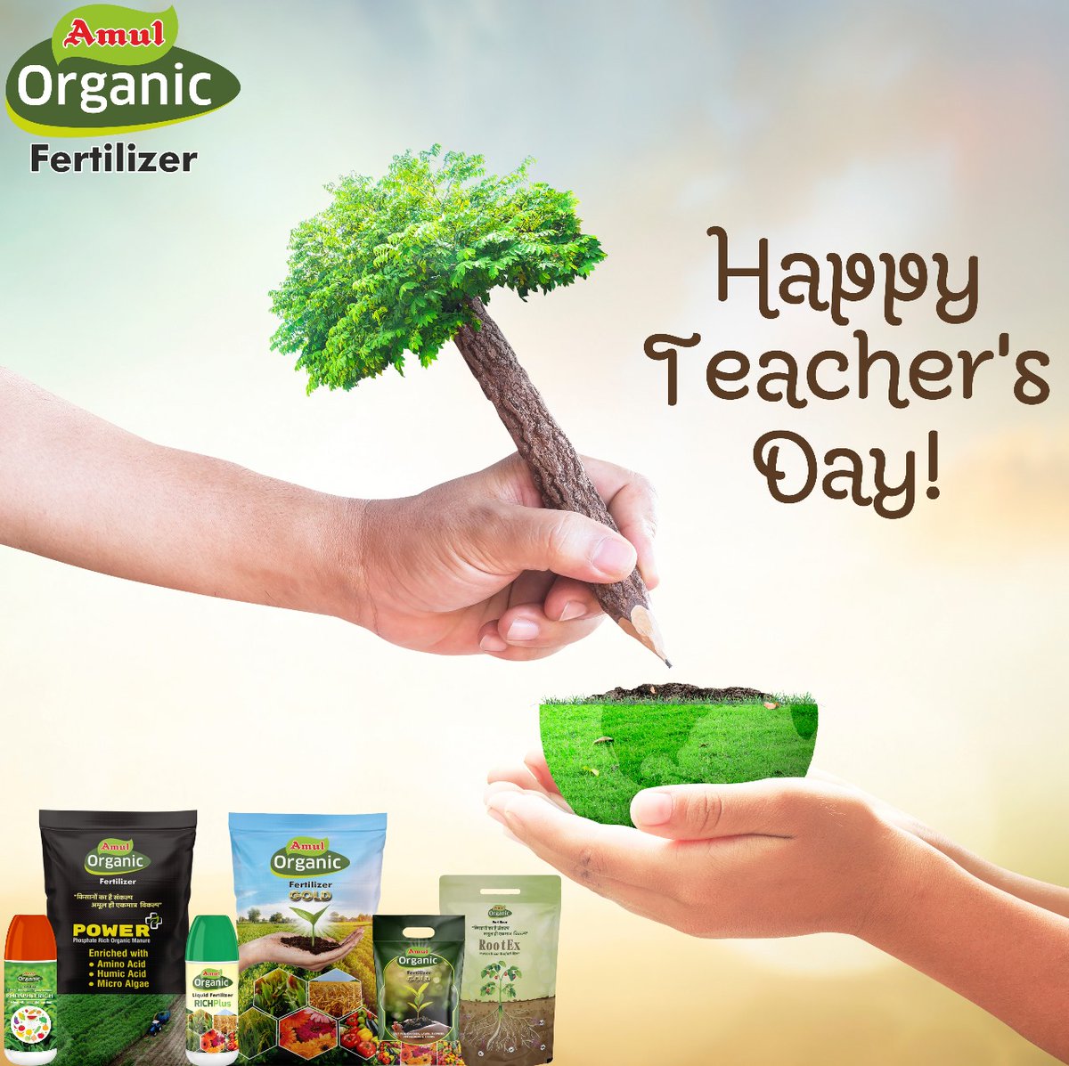 Amul_Organic's tweet photo. On this Teacher's Day, let's honor the ultimate teachers - our farming community! 🌾👨‍🌾

Just as teachers shape minds, Amul Organic Fertilizer nurtures your soil, helping seeds grow into bountiful harvests. 🌻🌿 

Happy Teacher's Day! 

#organicfarming #organicfertilizer https://t.co/K7X2eABezA
