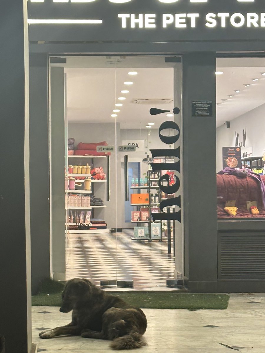 joharashwin's tweet image. Seems like these guys came for spa but credit card is not working 😀😀😀 #FunnyThoughts