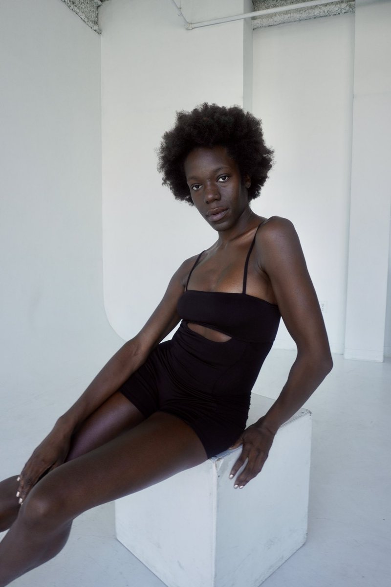 queenlondy's tweet photo. posting my raw digitals here for the designers who need the chocolate unsigned models for #FW23 
#model #unsignedmodel #nyc #la #london #paris   #runway #digitals #blackgirl #FW23 #supermodel https://t.co/isRPMqF5Nv