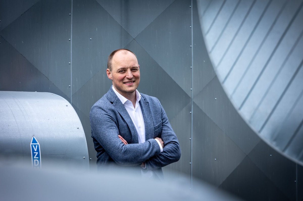 PavlaHub's tweet image. „Paliativní péče není jen o úplném konci života. Je o dobrém životě, co nejdéle to jde, navzdory nemoci,“ říká @MartinLoucka @PaliativCentrum. Usiluje o systémovou změnu v péči o umírající – prostřednictvím výzkumů, výuky, technologií i karetní hry.❤️
📰 ukforum.cz/rubriky/veda/8…