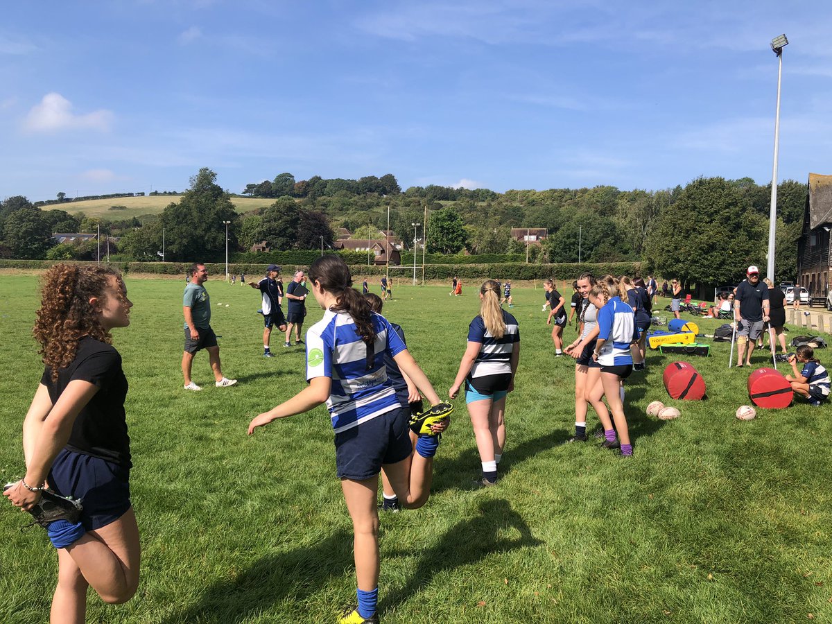Phenomenal start to this seasons training from the Under 13s, 16s and 18s. More new players always welcome to join the #Lionesses! 🦁🦁🦁