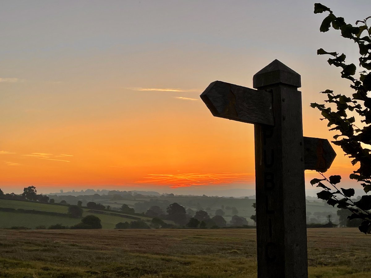 A stunning sky this morning. 🌱☀️ #Sunrise #ShropshireMornings