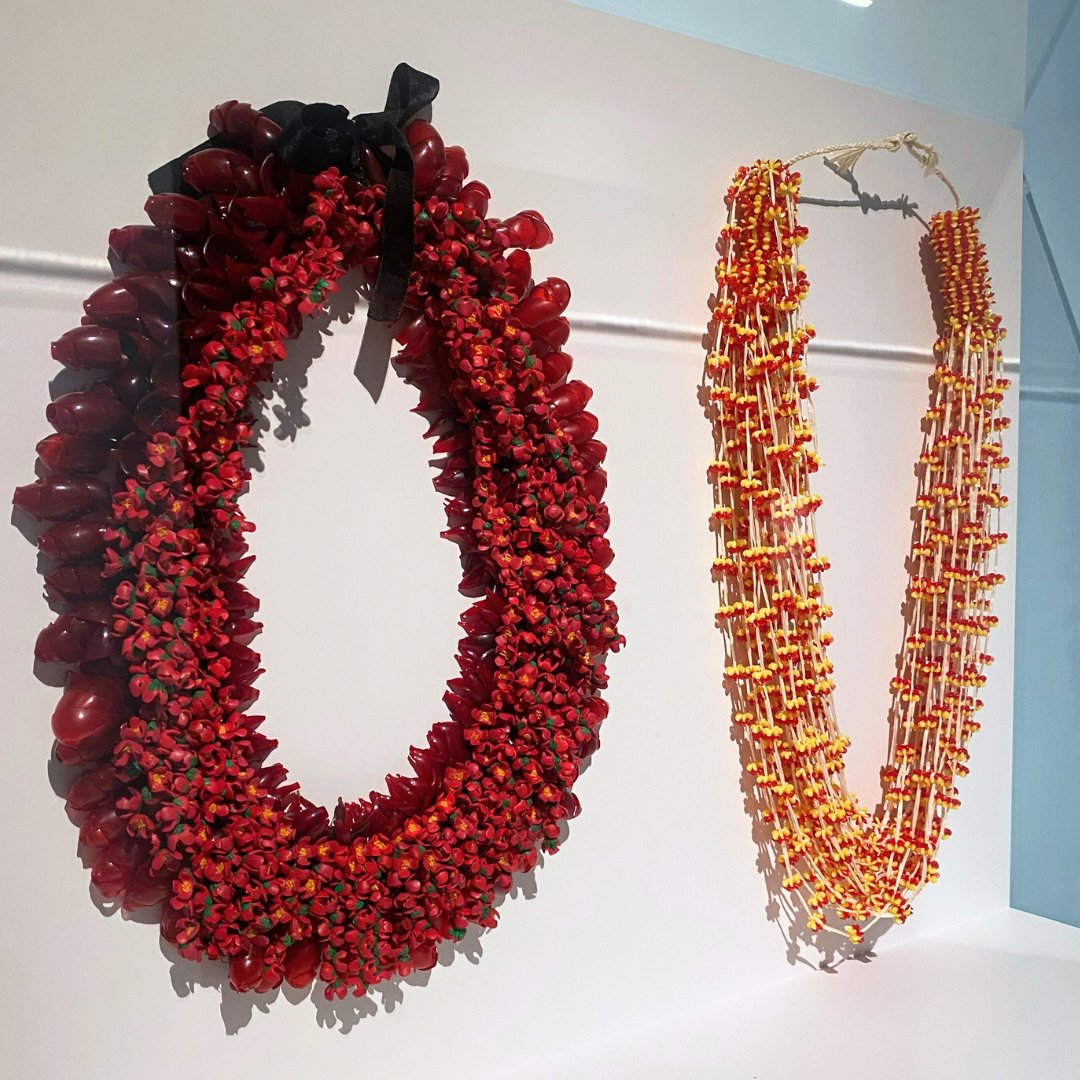 nz_maritime's tweet image. It&apos;s #TonganLanguageWeek and we&apos;re featuring these beautiful kahoa from our latest exhibition. These pieces were crafted by mother-daughter duo, Sulieti Fieme’a Burrows and Tui Emma Gilles, Tongan New Zealand based artists. 

#NZMaritimeMuseum #AlwaysSong