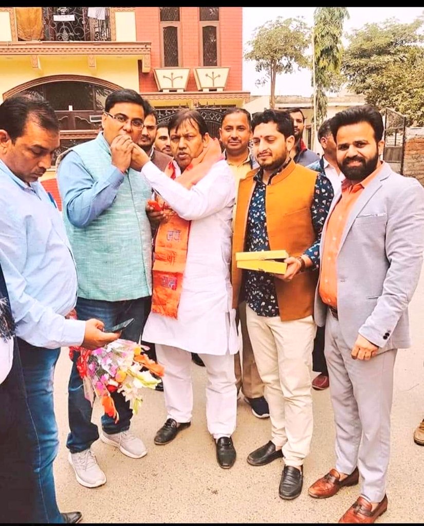 VijayBhatiBJP's tweet photo. बिसरख मण्डल के अध्यक्ष (भाजपा ) श्री @ravibhadoria जी को जन्मदिवस की हार्दिक शुभकामनाएं। https://t.co/9pikfkYsok