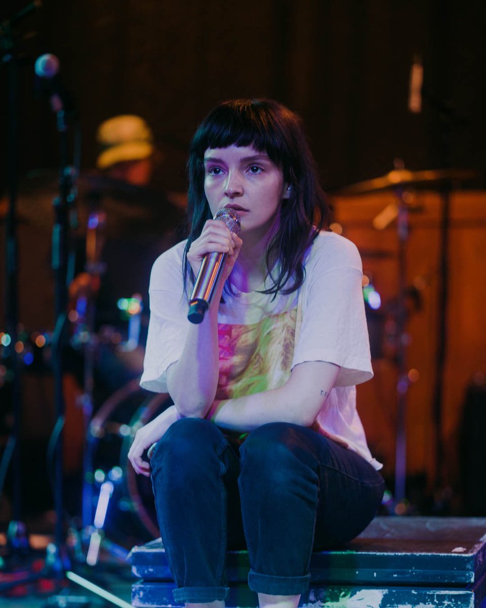 Lauren Mayberry tweet media