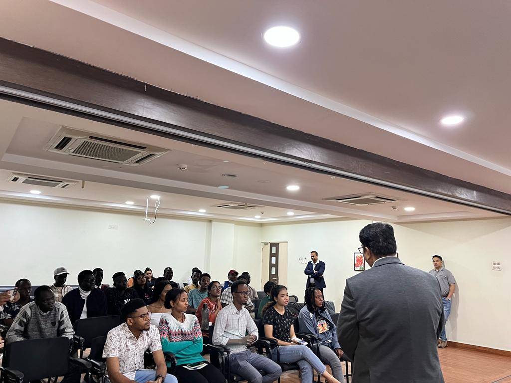 aasipune's tweet photo. In our efforts of bringing us together and expanding our knowledge.
We the AASI-Pune have successfully accomplished a one day certified Training on Basic Life support Training session.
We also launched the Student Foremost Card.
@pritiverma54 
@LMhospitals https://t.co/VAYig1G0Py