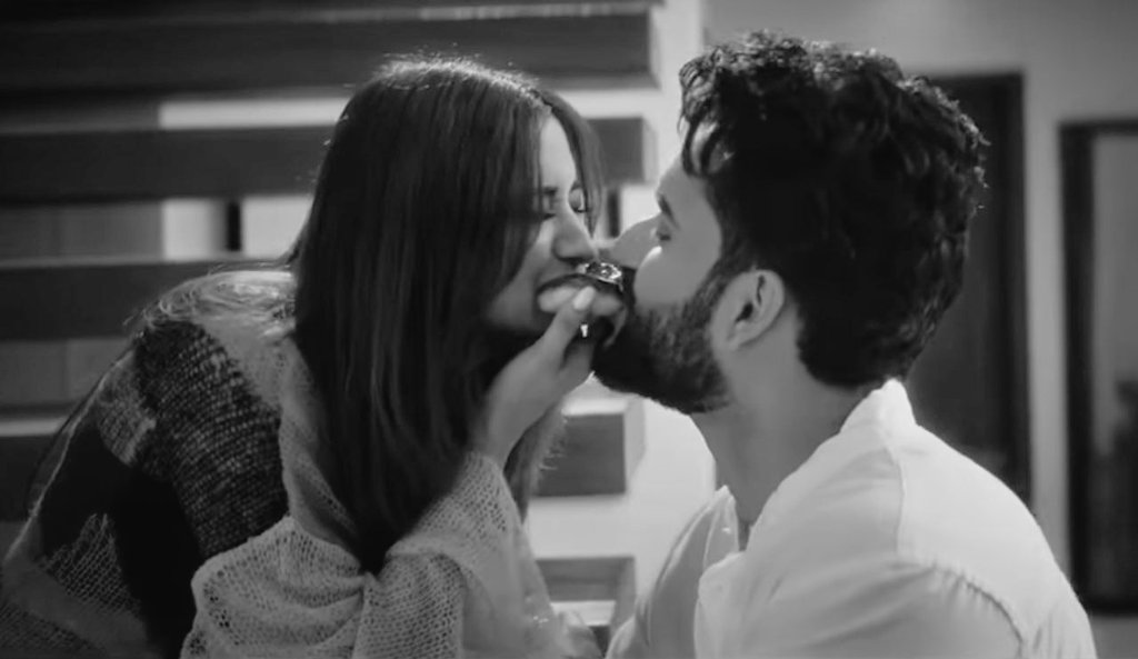 nady_asim_'s tweet image. [CHECK LINK]
Incredible Teaser #Abhiya A heartfelt shout-out to the dynamic duo, wishing them endless success with their upcoming music video. No doubt, it will be a roaring hit! May their bond of friendship flourish and may they achieve numerous milestones on their respective…