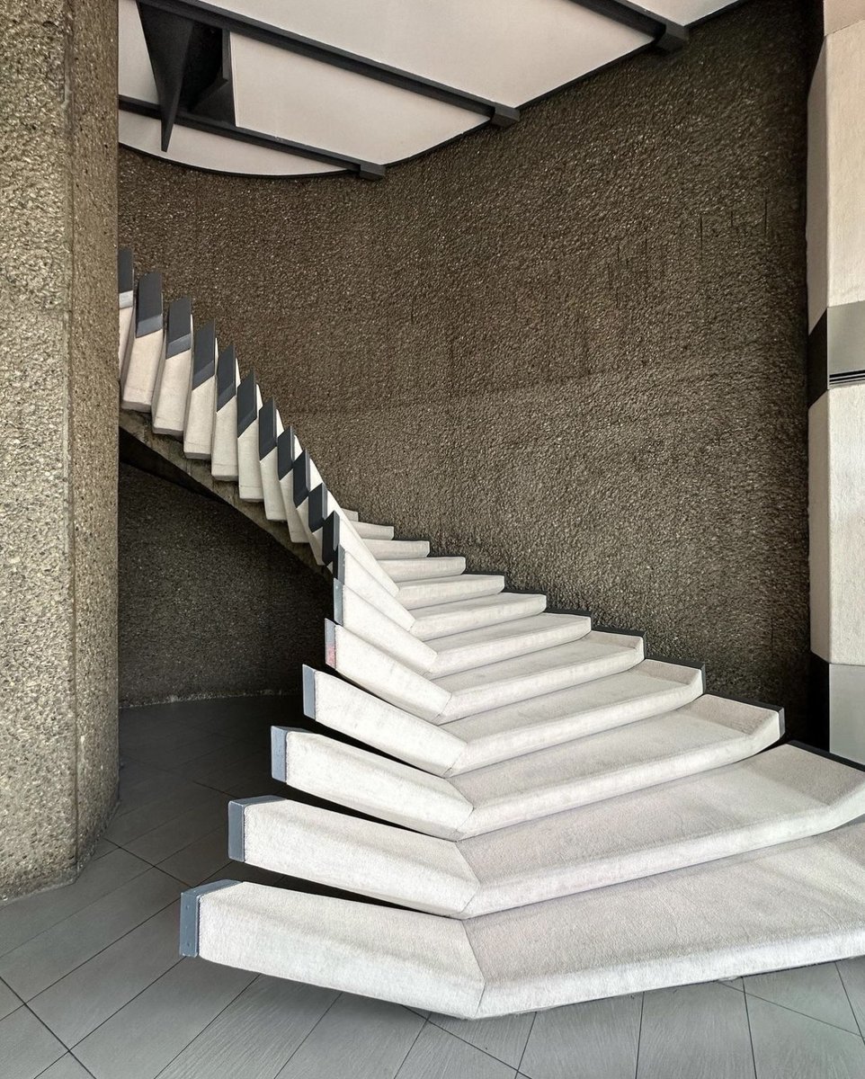 DanielDiezMart's tweet photo. Josep Anglada Rosselló, Emili Bordoy Alcántara, Daniel Gelabert i Fontova y José Ribas i González. Edificio Colón (Barcelona, 1965-1971)

#unedificioaldia 392 https://t.co/SLlBlfpryR