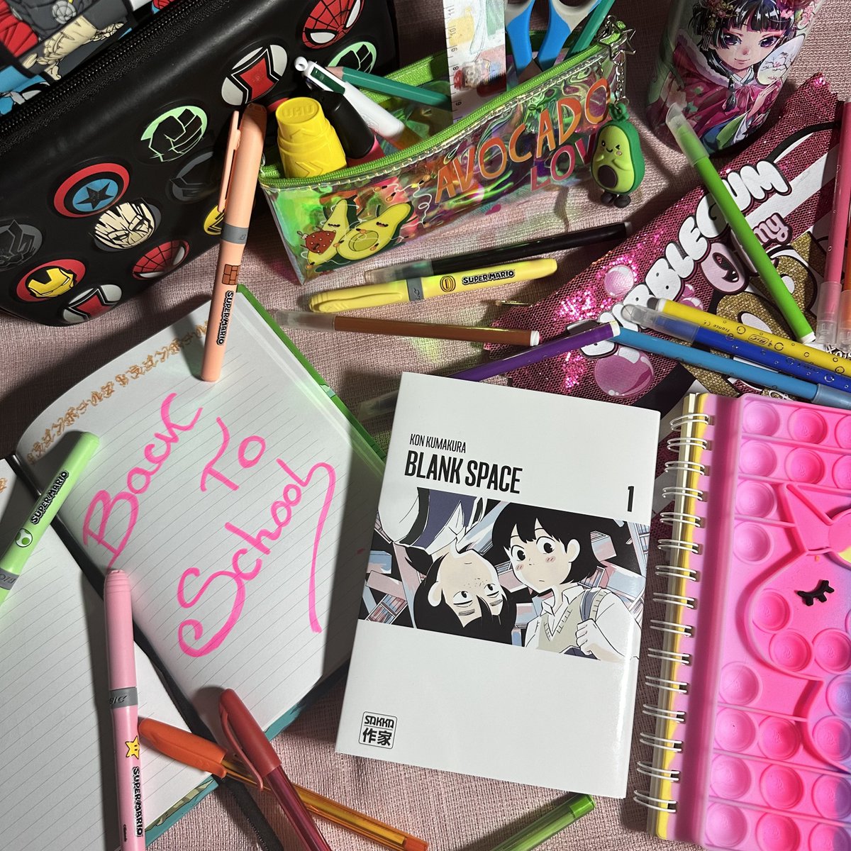 ☔️ Blank Space ☔️

Édité par @MangaSakka 

🖋️ de <a href="/kumakurakon/">熊倉献・短期&隔月連載中</a> 

Un premier tome vraiment excellent, un mélange de la vie quotidienne avec de la science-fiction 

Ma review dispo sur Instagram 
↘️↘️↘️↘️↘️↘️↘️↘️↘️↘️↘️↘️↘️
instagram.com/p/Cwy_p64t9yY/…