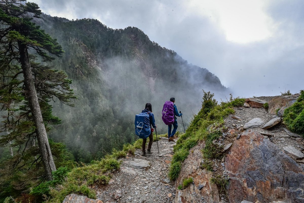 parkbus_taiwan's tweet image. We all have limits. 

But it's important to challenge them regularly. 

The extraordinary is just around the corner. 

.

#parkbusgotmehere #timefortaiwan #gohiking #adventure #taiwanadventures #viewtaiwan #adventuretaiwan #taiwan #TaiwanOutdoors #hiking #Asia