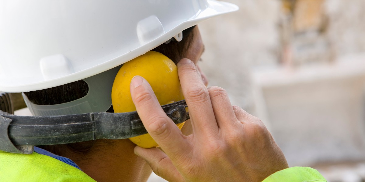 Did you know that hearing impairment, hypertension, heart disease can all be linked to one thing?  

Exposure to loud noise. ROCKWOOL® ´s stone wool acoustic solutions help to protect individuals in industrial and marine work environments. 

Learn more : brnw.ch/21wCh21