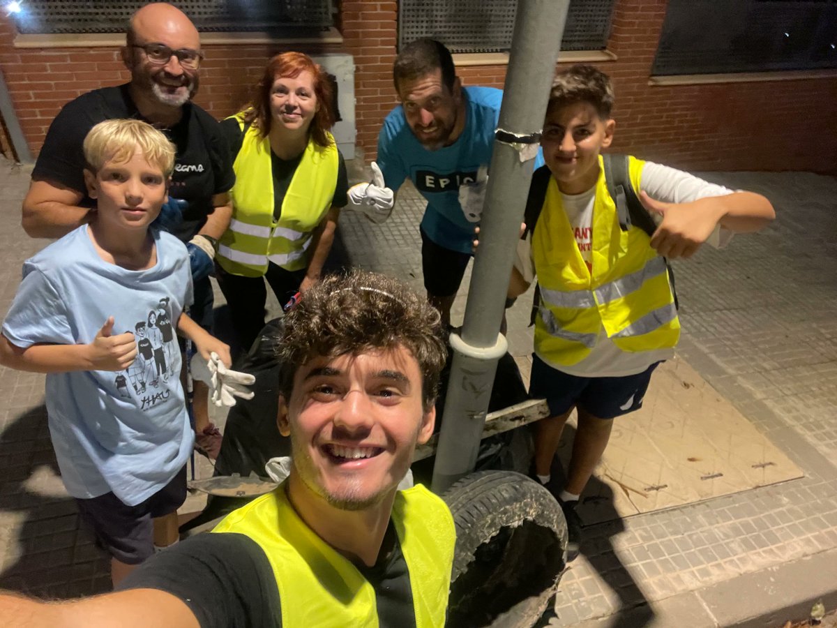 stllhortons's tweet photo. ♻️ El 31 d'agost el nou grup de voluntaris Units per la Natura de #stllhortons va dur a terme una neteja de deixalles a la carretera de Gelida.
👉 Van poder netejar 4 km i en l'acció hi van participar fins a set persones. 👏 Moltes gràcies per la vostra tasca!
#SLLH https://t.co/998v9NY75y