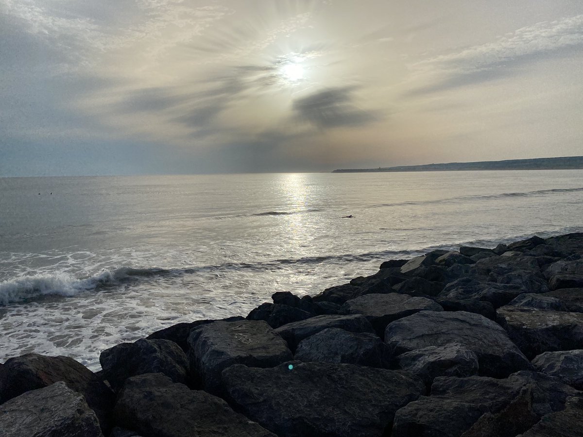 JohnSkerritt's tweet photo. Monday evenings are made for swims in the sea at Lahinch! Where was this weather all summer??? #LAhinch #eveningswims #beststarttotheweek https://t.co/nrdh51rfwH