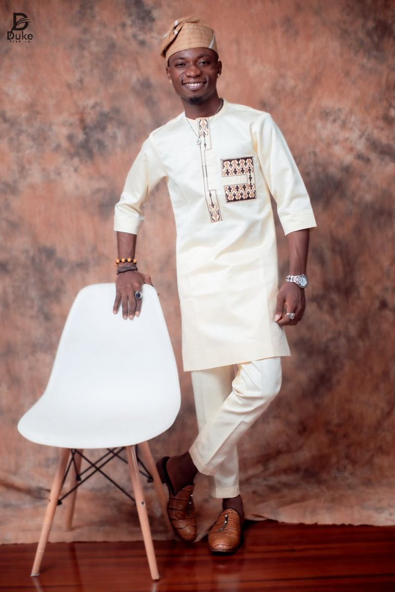 dukefashionhq's tweet image. Spice up your day with this fine kaftan from Duke Fashion's #SilverCollection 
.
.
#SilverCollection05
#ShopThisLook 
Location: Ilorin, Kwara State
Nationwide Delivery 
WhatsApp: +2348108959881
—————————————————
Asuu | Tuesday and Wednesday | #OccupyNigeria #BBNaija