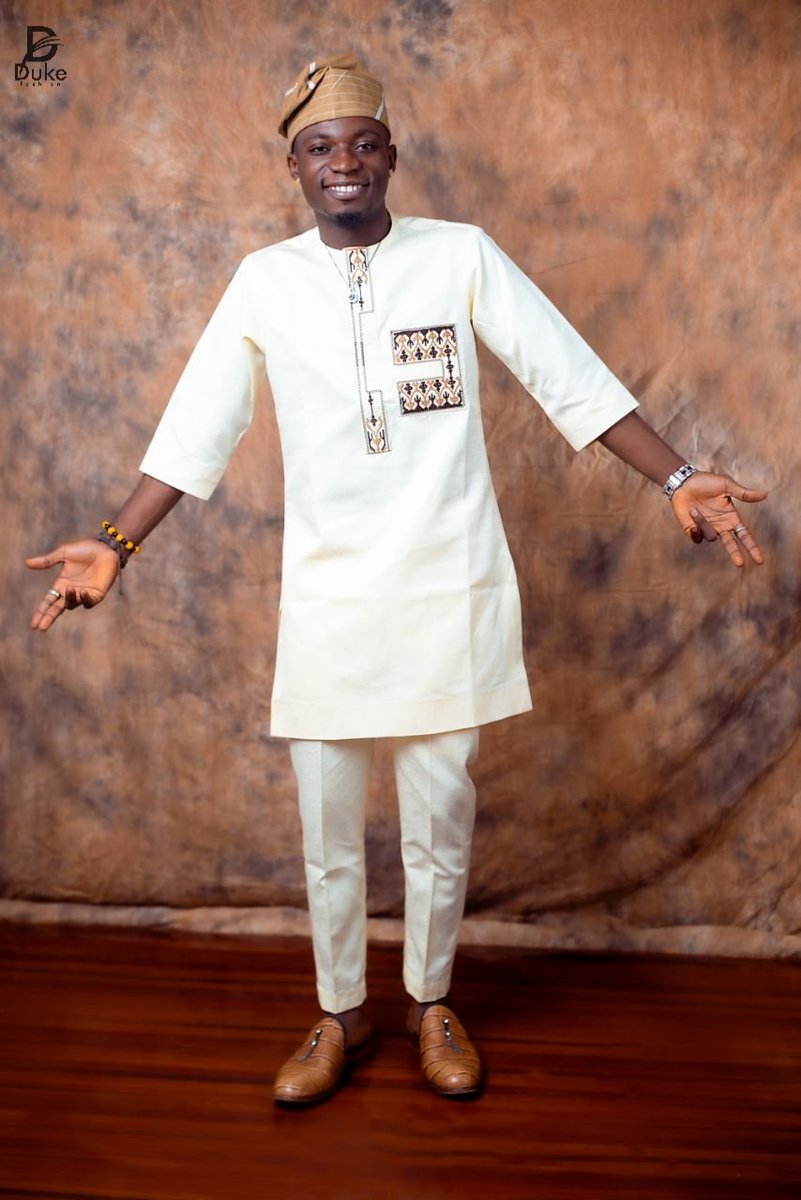 dukefashionhq's tweet image. Spice up your day with this fine kaftan from Duke Fashion's #SilverCollection 
.
.
#SilverCollection05
#ShopThisLook 
Location: Ilorin, Kwara State
Nationwide Delivery 
WhatsApp: +2348108959881
—————————————————
Asuu | Tuesday and Wednesday | #OccupyNigeria #BBNaija