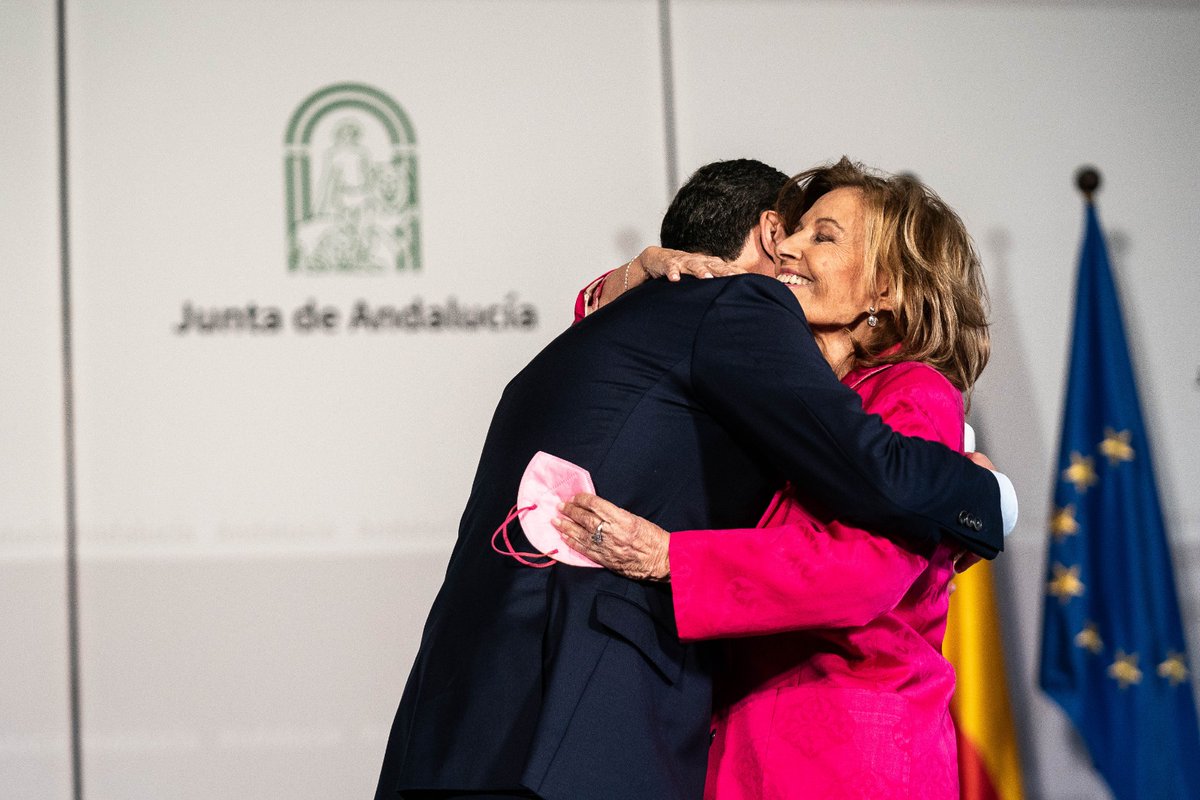 JuanMa_Moreno's tweet photo. Se nos ha ido María Teresa Campos, una mujer pionera que se ganó el corazón de millones de hogares. 

Medalla de Oro de Andalucía y primera periodista reconocida con el Premio Andalucía de Periodismo a la Trayectoria Profesional. 

Tu tierra está orgullosa de ti. https://t.co/w97hzAI7mM