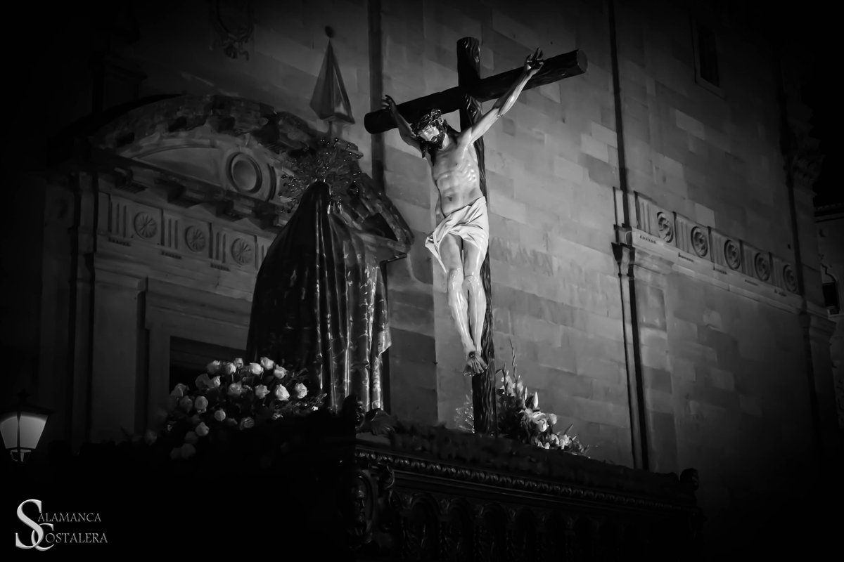 Hoy es Martes y él es la Luz en nuestra oscuridad, en nuestra vida y en nuestro día a día.
Cristo de la Luz. Hermandad Universitaria.