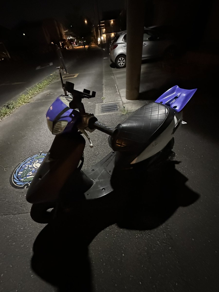 DAD19991225's tweet photo. 東京都からリモコンジョグ売ります
今時珍しくリモコン付きです
バッテリーレス
現車確認込みで相手様で積車ご用意下さい
キックが欠けてるためバッテリーでのセル始動になります
トップスピードは70ぐらいです【まだ��ると思います】
4.5万

#ジョグ売ります
 #原付売ります https://t.co/FFQZxaIiTF