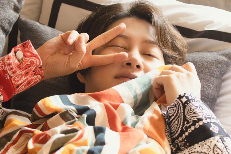 saedalcom_'s tweet photo. LDF Magazine 비하인드 컷 🎬
#김희철 #HEECHUL https://t.co/p3lJmfWRAL