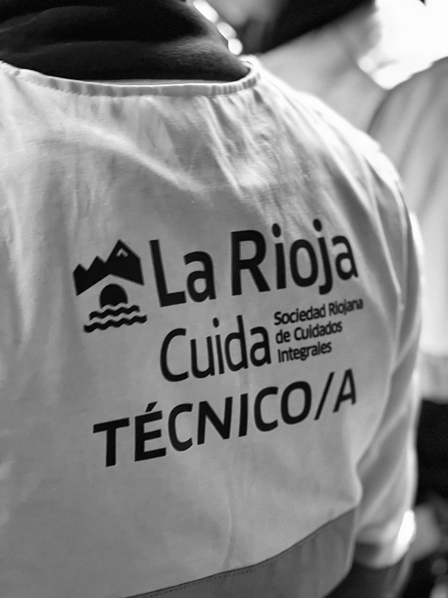 DiarioTES's tweet photo. De héroes a villanos.

No merecéis los sanitarios que tenéis.

Un fuerte y cálido abrazo a familiares, amigos y compañeros del #TES asesinado; mis deseos de la mejor y más rápida de las recuperaciones a los heridos. 

Un abrazo al cielo. https://t.co/1e06Vnh5KA