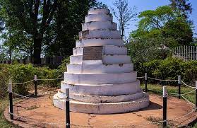 mugarra's tweet photo. This year’s World Tourism Day celebrations will be held in #HoimaCity, a place that boasts a rich culture and is undoubtedly a cradle of the history of Bunyoro-Kitara Kingdom.
Apart from the #InfrastructureTourism that is booming in the Bunyoro region thanks to the Oil discovery and subsequent development ventures around the same, tourists can learn about the intriguing histories of Bunyoro by visiting sites like the Mparo Royal Tombs, a burial site of Omukama Kabalega who reigned in the late 19th century, and several other Kingdom royals.
The Nyamyarro Royal Museum is also a great pick for traditional and cultural immersion where tourists can see artifacts and royal regalia preserved from previous reigns.
There is definitely so much to explore in Bunyoro including the 12-stair White Monument outside the Mparo tomb yard - a mark of the day Sir Emin Pasha & Omukama Kabalenga met, and the days spent trying to convince the latter to accept the British Colonial rule, which he refused.
#WorldTourismDay23
#ExploreBunyoro
#ExploreUganda