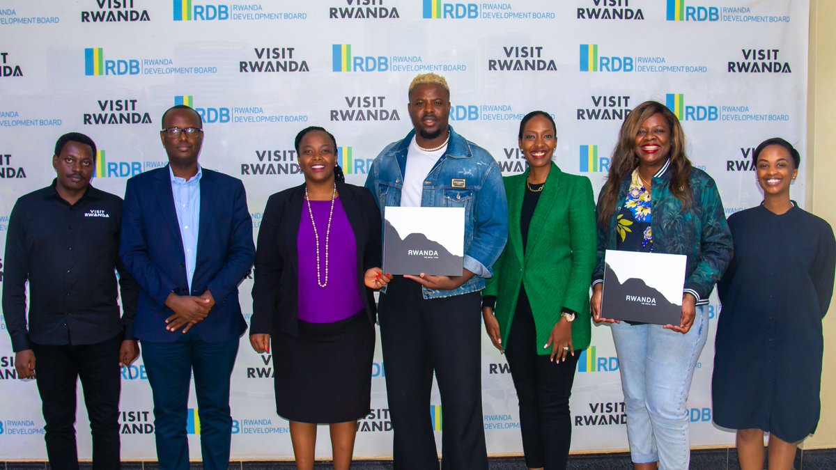 RDBrwanda's tweet photo. RDB CEO, @cakamanzi received Tobagonian-Rwandan actor, @Winston_Duke and @DrCindyMDuke for discussions on opportunities in Rwanda's creative and health industries.

#InvestInRwanda #VisitRwanda🇷🇼 https://t.co/Xg8GXpcd1C